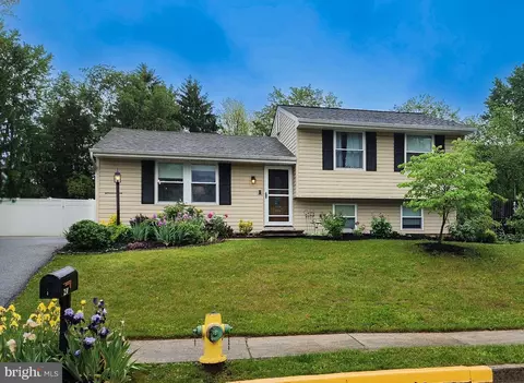 231 Challedon Dr, Walkersville, MD 21793