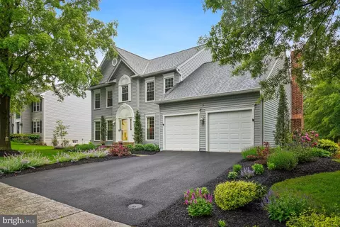 6112 Fieldcrest Dr, Frederick, MD 21701 photo 2