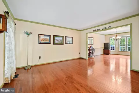 6112 Fieldcrest Dr, Frederick, MD 21701 photo 9