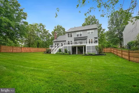 6112 Fieldcrest Dr, Frederick, MD 21701 photo 3
