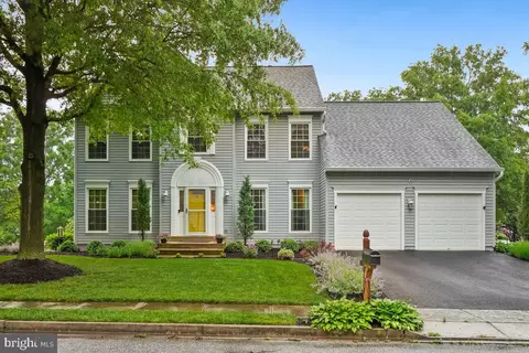 6112 Fieldcrest Dr, Frederick, MD 21701