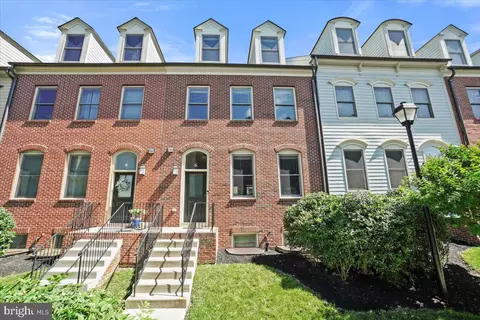 6 Maxwell Sq, Frederick, MD 21701