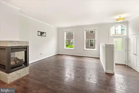 6 Maxwell Sq, Frederick, MD 21701 photo 3