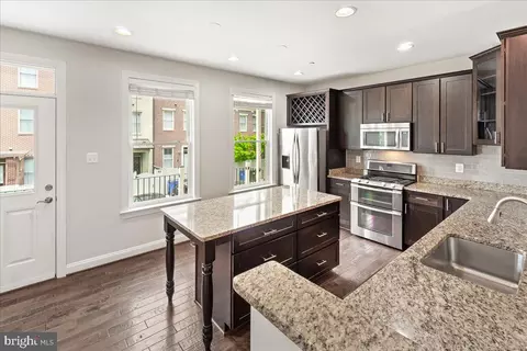 6 Maxwell Sq, Frederick, MD 21701 photo 8