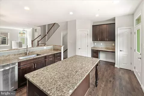 6 Maxwell Sq, Frederick, MD 21701 photo 10