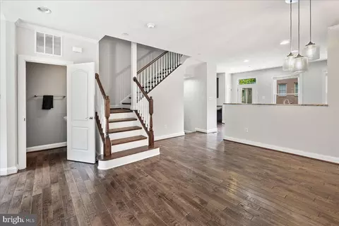 6 Maxwell Sq, Frederick, MD 21701 photo 2