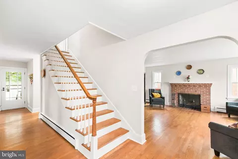 Entry Way - 616 W Patrick St, Frederick, MD 21701 photo 4 of 13