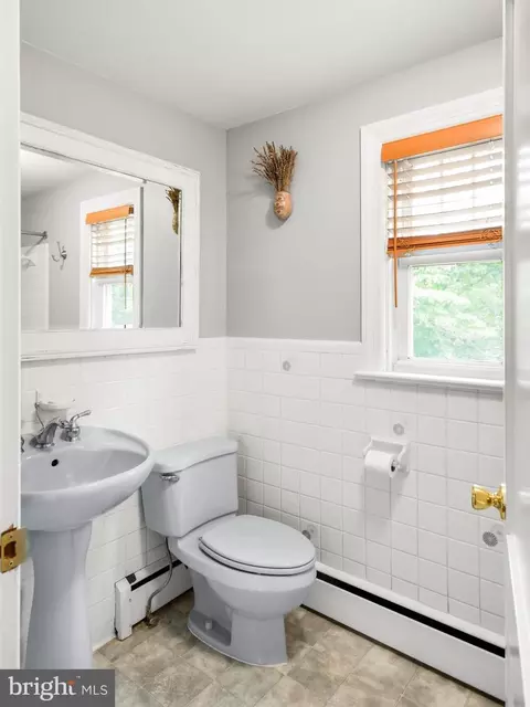 Bath - 616 W Patrick St, Frederick, MD 21701 photo 4 of 5