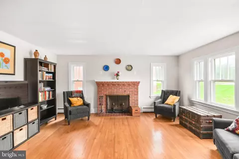 Living - 616 W Patrick St, Frederick, MD 21701 photo 1 of 4