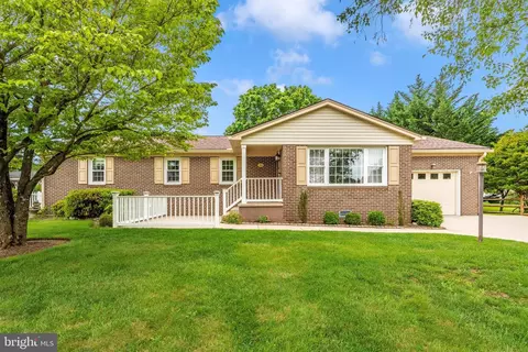 111 Vista Ave, Thurmont, MD 21788