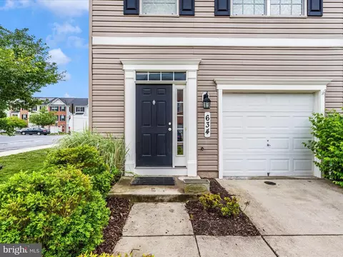 634 Cawley Dr, Frederick, MD 21703 photo 2