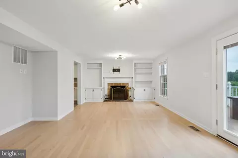 Living - 7997 Windsail Ct, Frederick, MD 21701 photo 1 of 8
