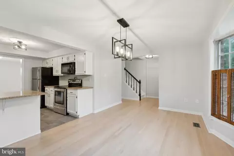 Entry Way - 7997 Windsail Ct, Frederick, MD 21701 photo 1 of 2