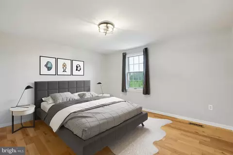 Bedroom - 7997 Windsail Ct, Frederick, MD 21701 photo 2 of 5