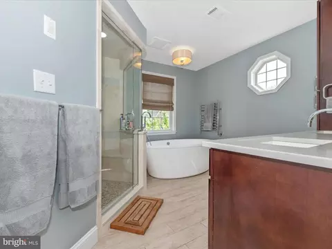 Bath - 2555 Bear Den Rd, Frederick, MD 21701 photo 3 of 7