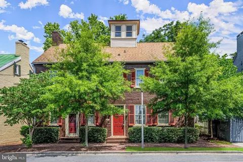 9 W Main St, New Market, MD 21774