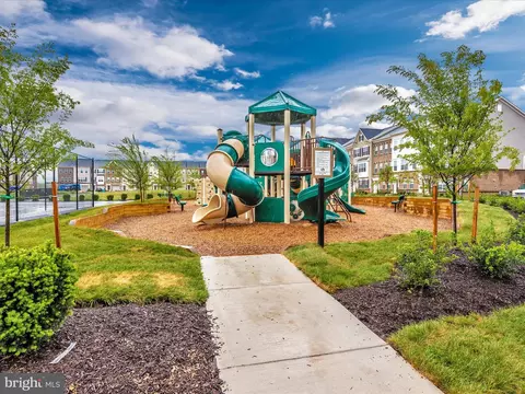 Exterior - 5906 Leben Dr, Frederick, MD 21703 photo 13 of 20
