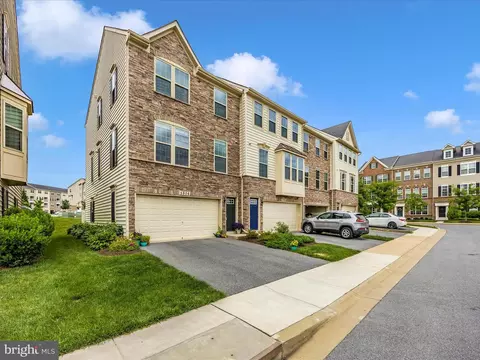 Exterior - 5906 Leben Dr, Frederick, MD 21703 photo 6 of 20
