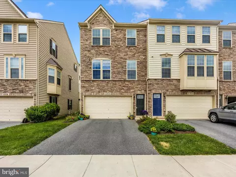 Exterior - 5906 Leben Dr, Frederick, MD 21703 photo 5 of 20