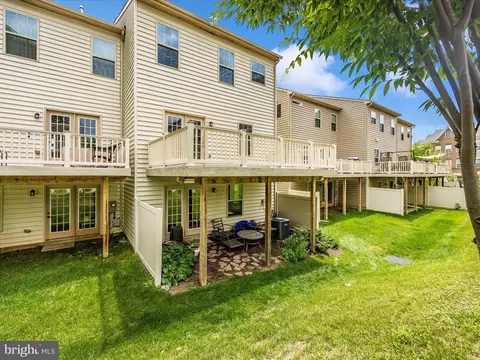 Exterior - 5906 Leben Dr, Frederick, MD 21703 photo 8 of 20