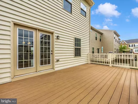 Exterior - 5906 Leben Dr, Frederick, MD 21703 photo 12 of 20