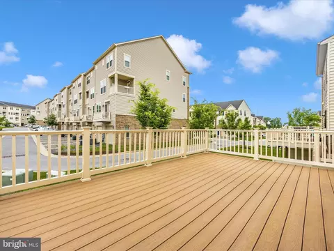 Exterior - 5906 Leben Dr, Frederick, MD 21703 photo 11 of 20