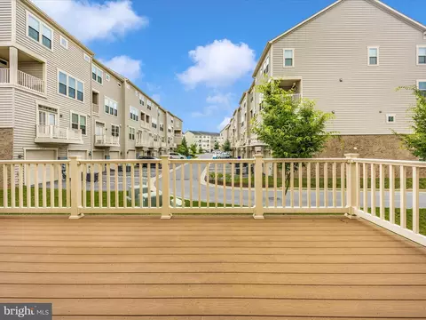 Exterior - 5906 Leben Dr, Frederick, MD 21703 photo 10 of 20