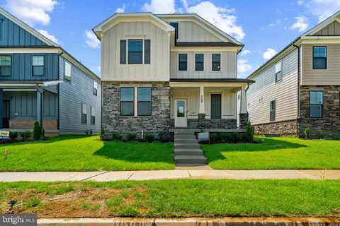 720 Bond St, Frederick, MD 21701 photo 1