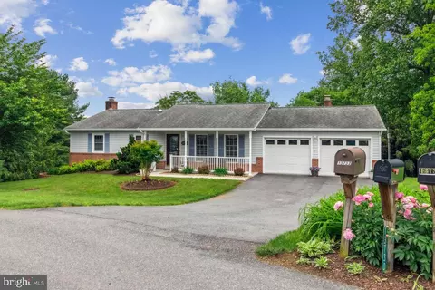 13732 Hillside Ave, Thurmont, MD 21788