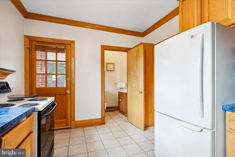 Entry Way - 1302 W 7th St, Frederick, MD 21702 photo 2 of 4