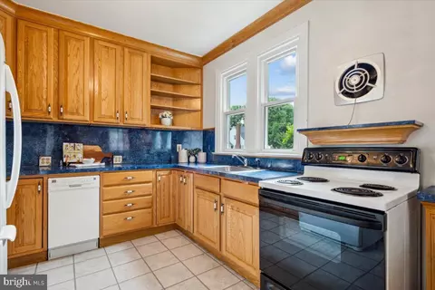 Kitchen - 1302 W 7th St, Frederick, MD 21702 photo 2 of 5