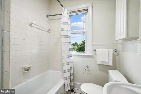 Bath - 1302 W 7th St, Frederick, MD 21702 photo 2 of 2