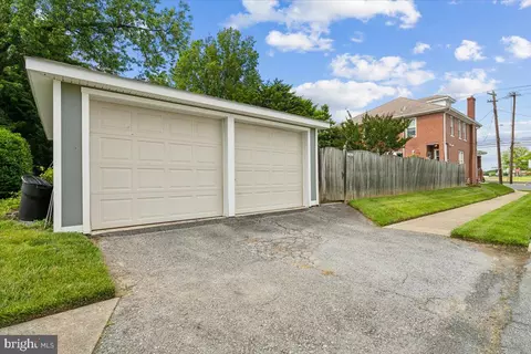 Exterior - 1302 W 7th St, Frederick, MD 21702 photo 9 of 12