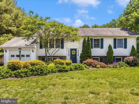 5809 Catoctin Overlook Dr, Mount Airy, MD 21771