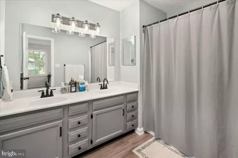 Bath - 2180 Archet Ln, Frederick, MD 21702 photo 2 of 2