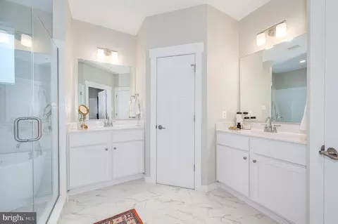 Entry Way - 1006 Furgeson Ln, Frederick, MD 21702 photo 6 of 13