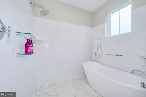 Bath - 1006 Furgeson Ln, Frederick, MD 21702 photo 2 of 2