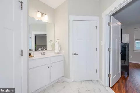 Entry Way - 1006 Furgeson Ln, Frederick, MD 21702 photo 7 of 13