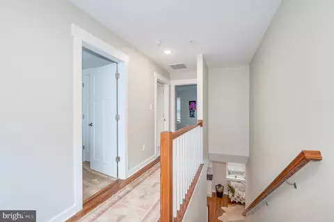 Entry Way - 1006 Furgeson Ln, Frederick, MD 21702 photo 9 of 13