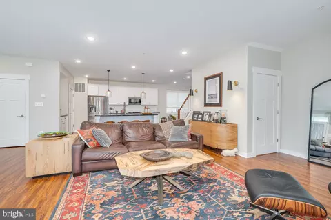 Living - 1006 Furgeson Ln, Frederick, MD 21702 photo 4 of 4
