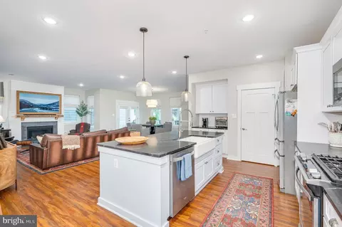 Kitchen - 1006 Furgeson Ln, Frederick, MD 21702 photo 3 of 4