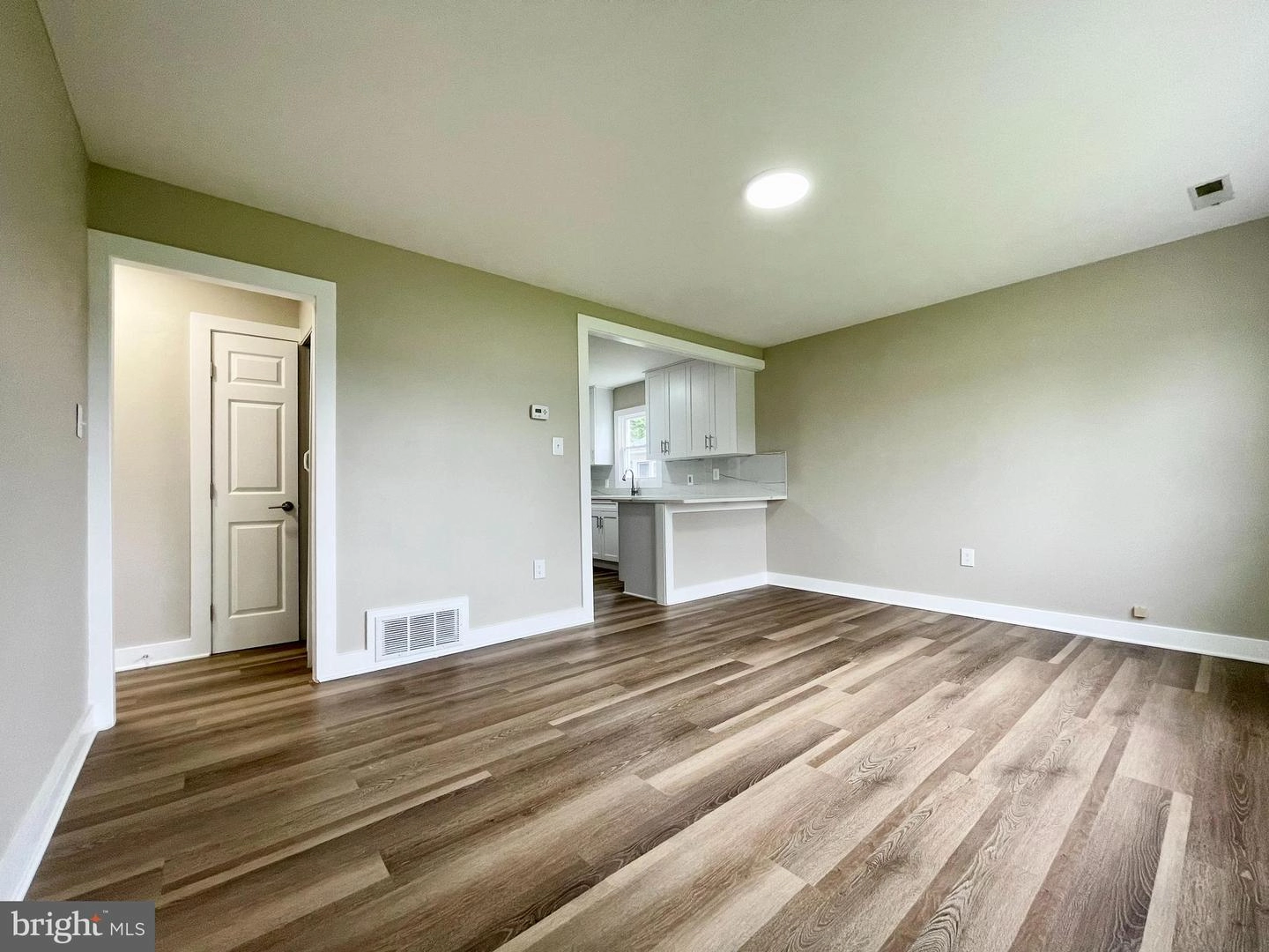 Living - 514 Military Rd, Frederick, MD 21702 photo 2 of 5