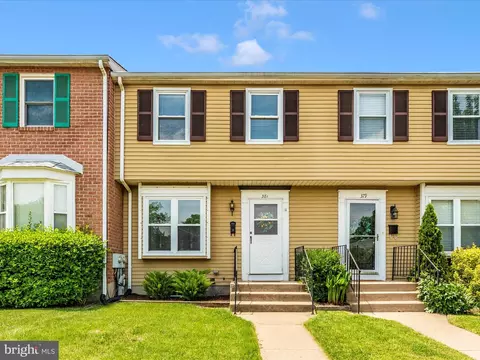 381 W Thornhill Pl, Frederick, MD 21703