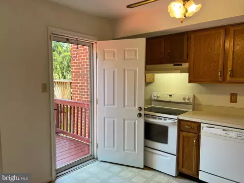 2406 Dunmore Ct, Frederick, MD 21702 photo 9