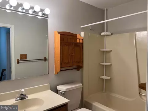 2406 Dunmore Ct, Frederick, MD 21702 photo 14
