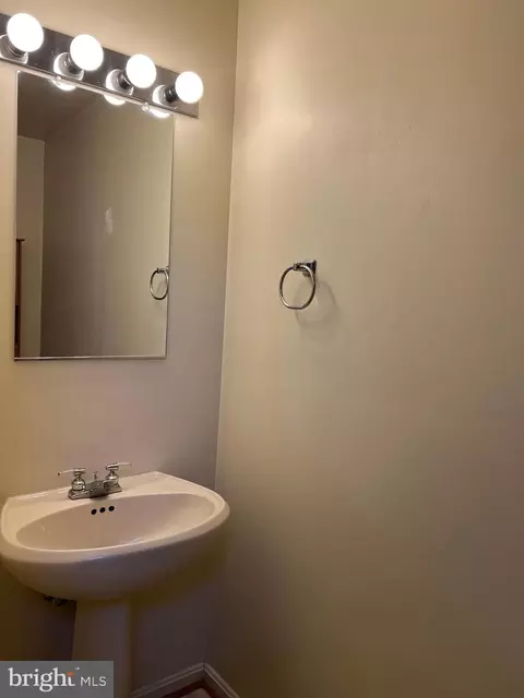 2406 Dunmore Ct, Frederick, MD 21702 photo 3