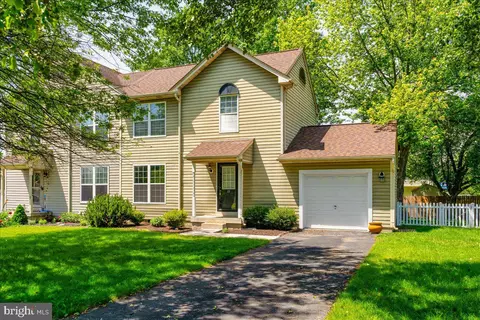 11 Robindale Dr, Emmitsburg, MD 21727