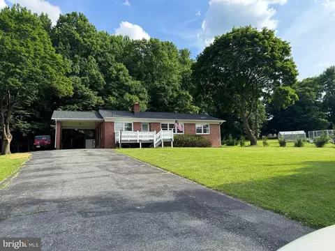 6009 Keyser Ln, Frederick, MD 21702 photo 3