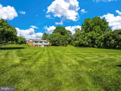 Exterior - 8111 Broadview Dr, Frederick, MD 21701 photo 10 of 14