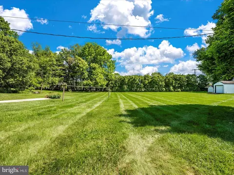 Exterior - 8111 Broadview Dr, Frederick, MD 21701 photo 11 of 14